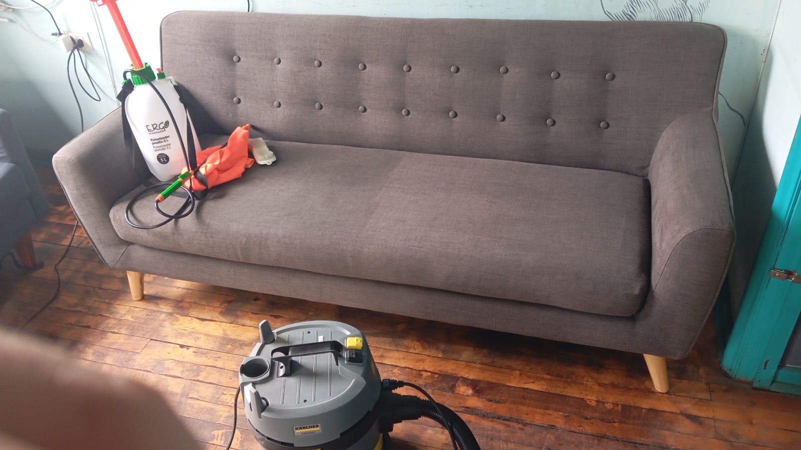 Limpieza de sillón a domicilio en Santiago con equipo profesional